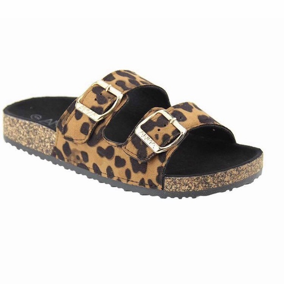 SALE! NIB Leopard Sandal - Picture 2 of 5